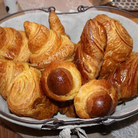 Le Charme D Athis Bed & Breakfast *